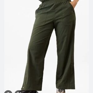 Athleta hiking pants, Trekkie parachute size 12 olive